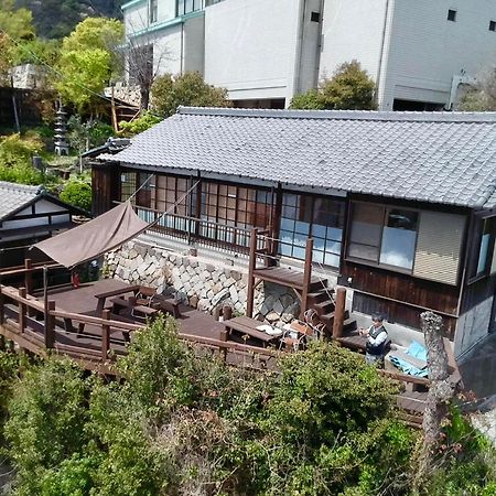城跡石垣上の絶景古民家宿 鞆城茶屋庵 Tomo Exteriör bild