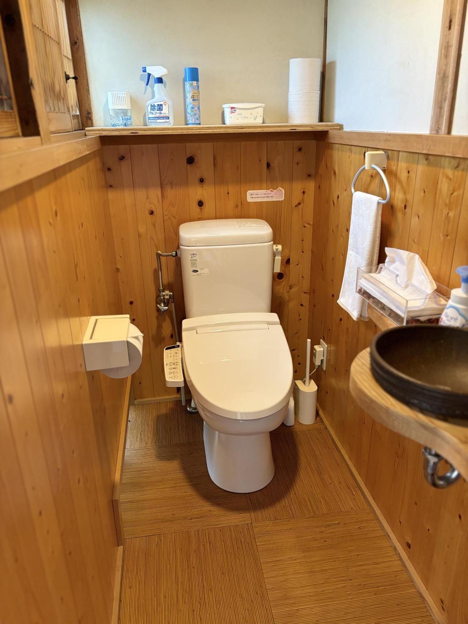城跡石垣上の絶景古民家宿 鞆城茶屋庵 Tomo Exteriör bild